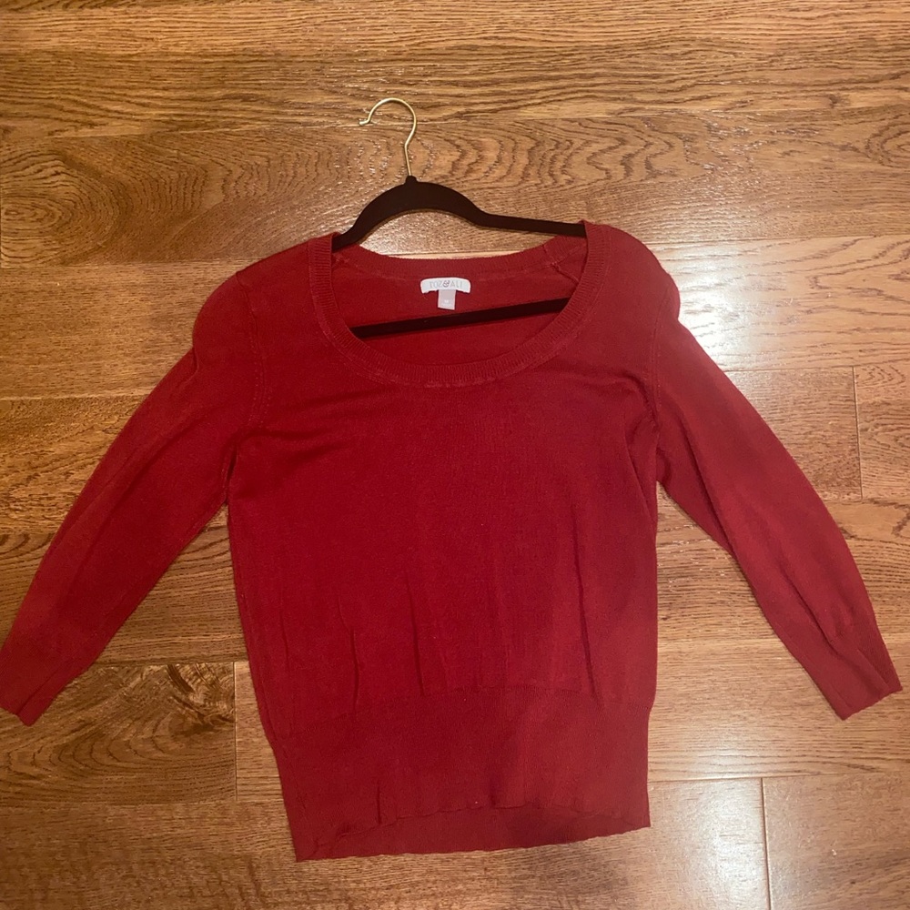 Red fitted sweater